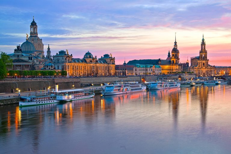 Blick auf das Altstadtpanorama von der sächsischen Landeshauptstadt Dresden